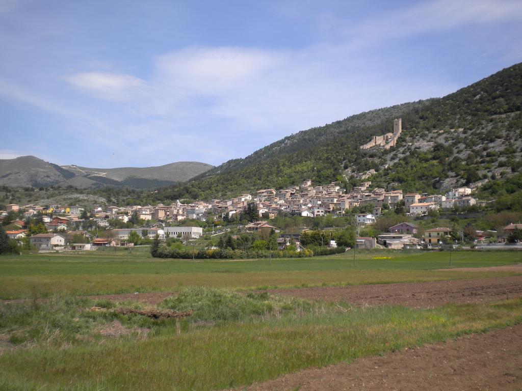 Agriturismo La Casa Dello Zafferano Villa San Pio delle Camere Cameră foto